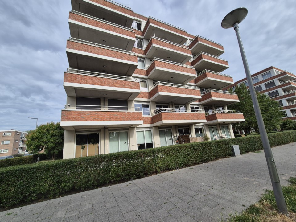 free-sector-houses for rent on Burghsluissingel 123a