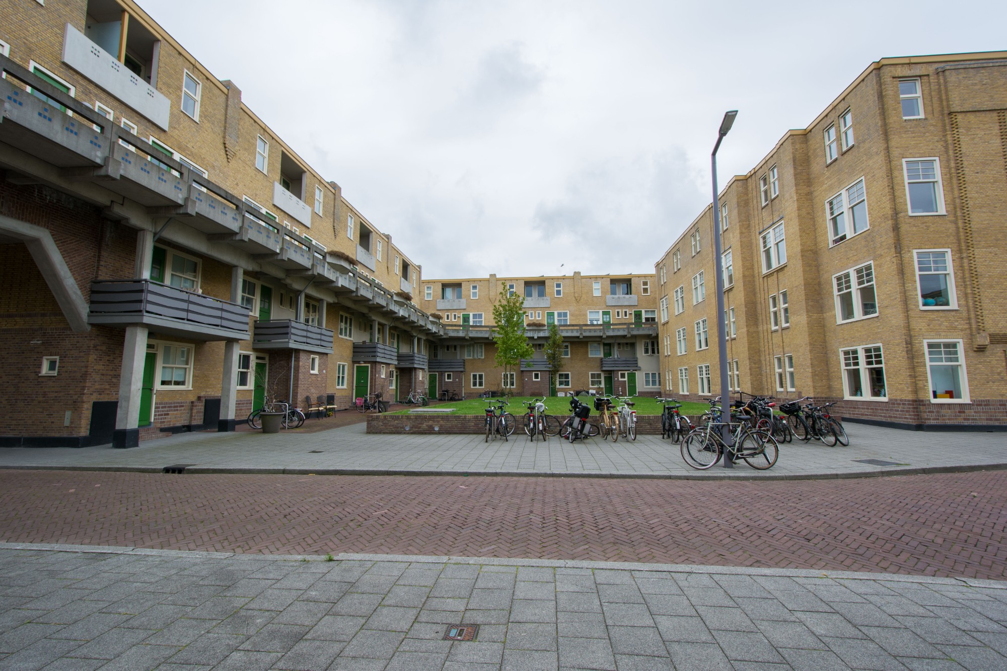 huurwoningen te huur op Justus van Effenstraat 107