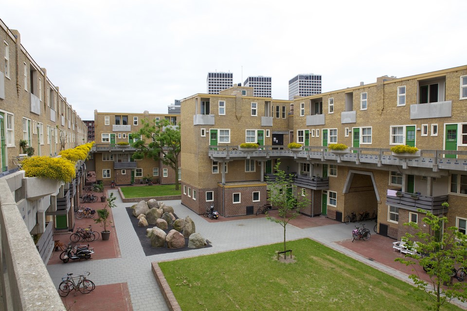 free-sector-houses for rent on Justus van Effenstraat 19